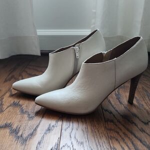 Lucky Brand Leather Cream Ankle Bootie Size 9.5